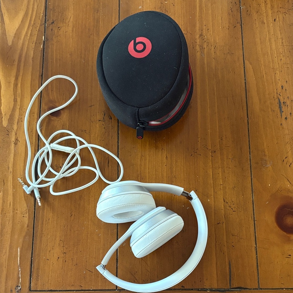 Beats Solo White Headphones